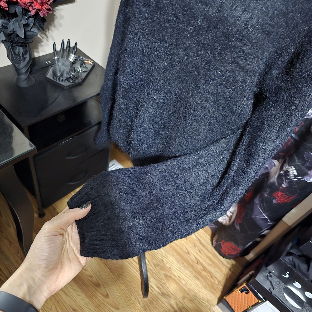 Elegant Black Women's Sweater - Picture 2 of 5